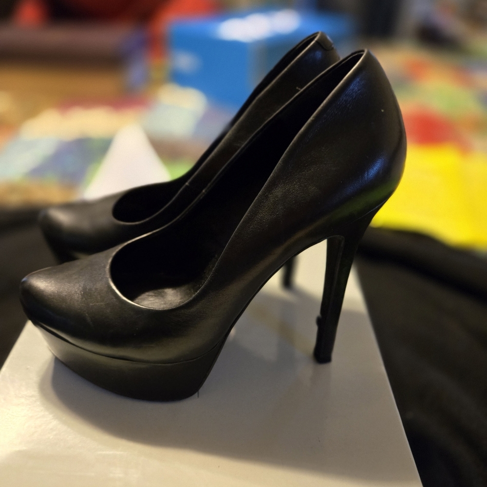 Jessica Simpson platform pump Waleo